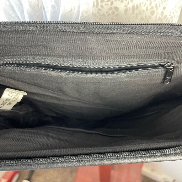 Black Faux Leather Shoulder Bag EUC - Picture 4 of 8